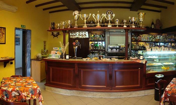 Albergo Antica Luni ภายนอก รูปภาพ